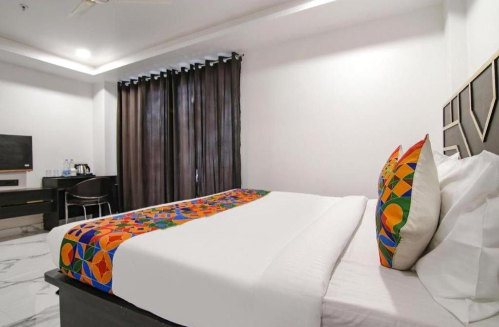 Hotel Grey Sky 新德里 外观 照片