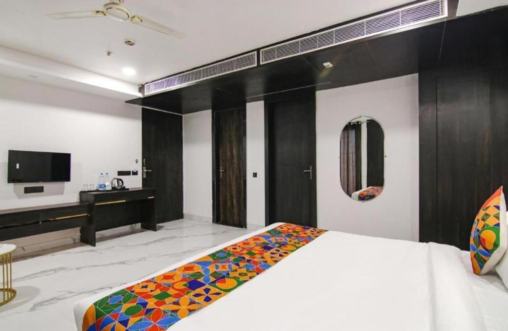 Hotel Grey Sky 新德里 外观 照片